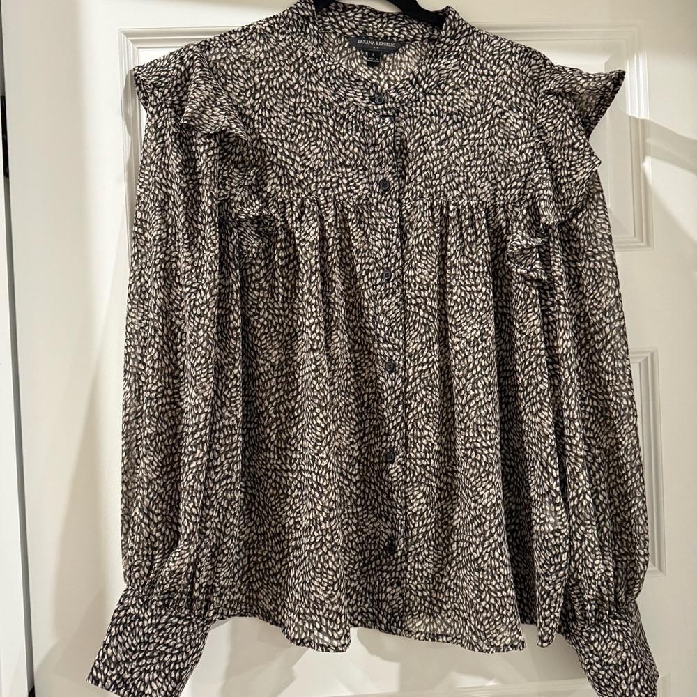 Banana Republic Black and Tan Ruffle Blouse